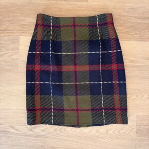Chadwicks Wool blend plaid skirt size 6P Plaid Women's Skirt - Green, Red, Blue